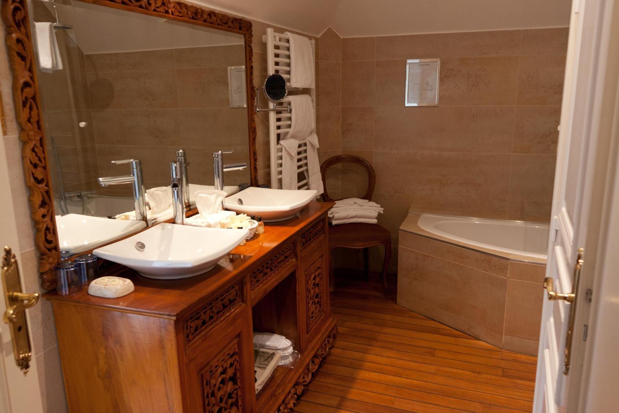 Hotel Chateau Du Boisniard 5*