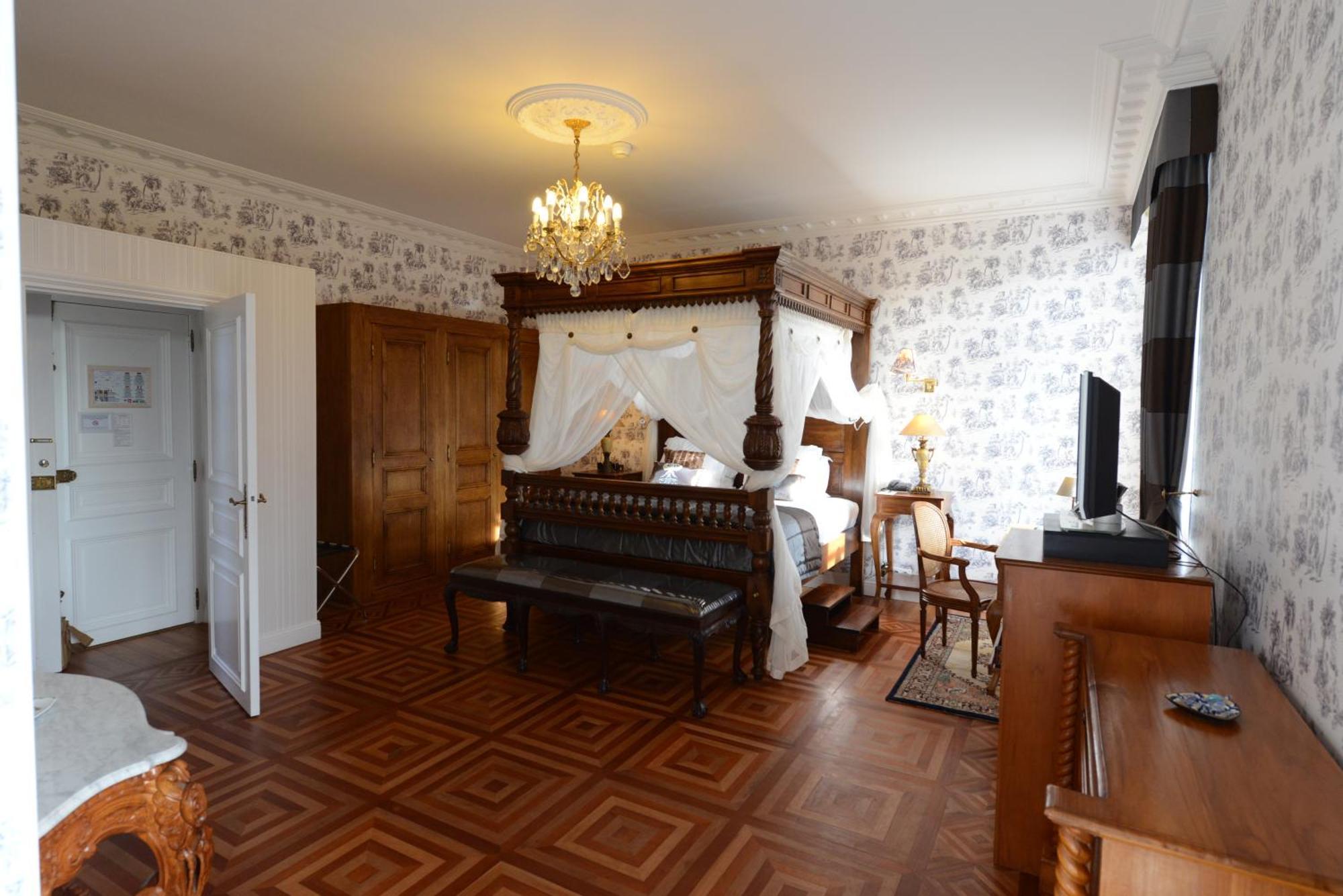 Hotel Chateau Du Boisniard 5*