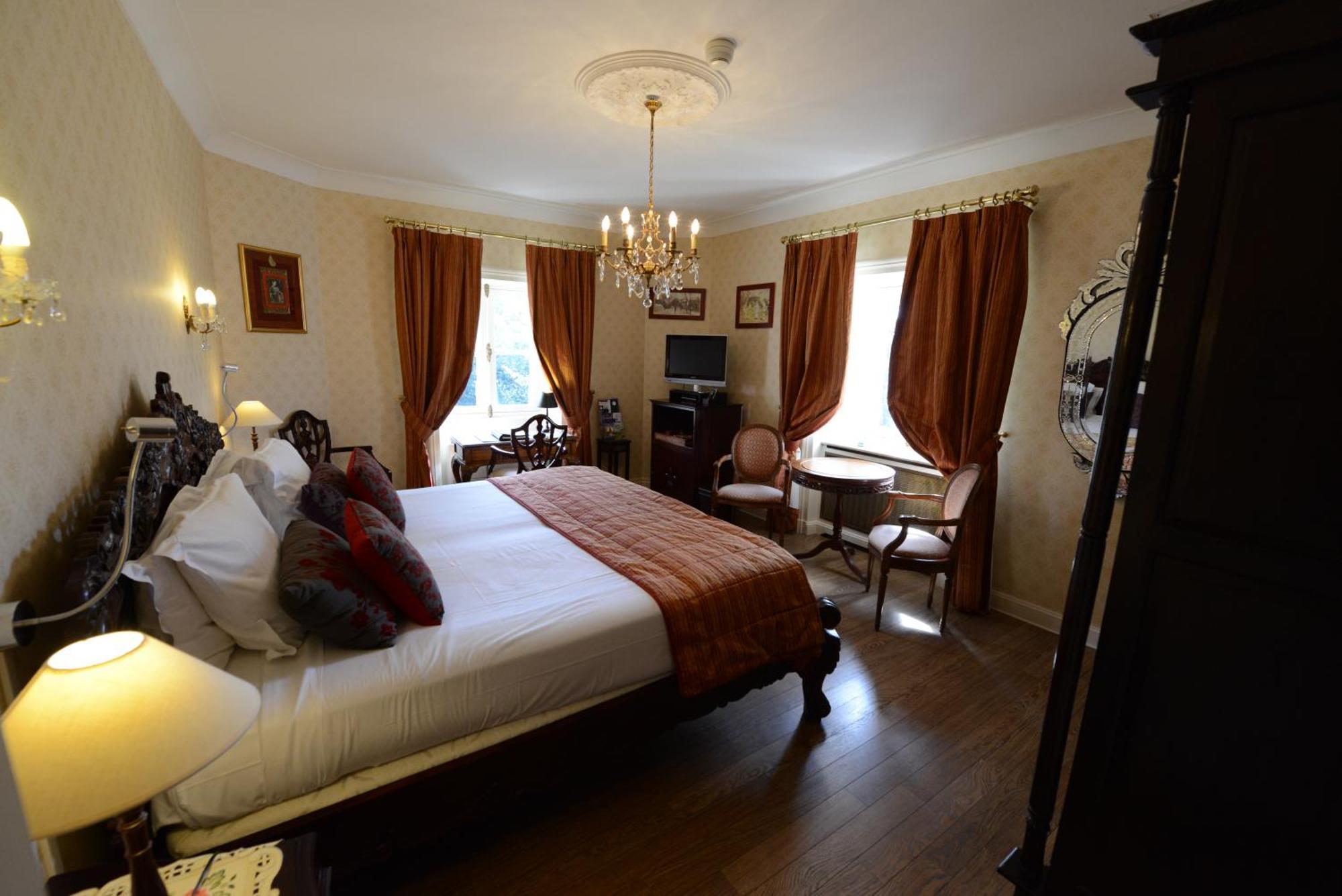 Chateau Du Boisniard 5* Chambretaud